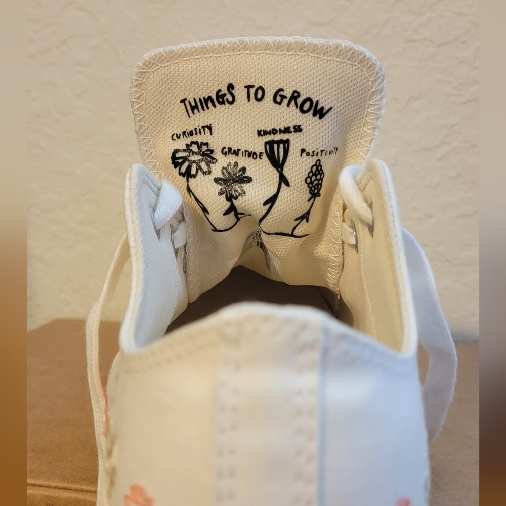 Embroidered converse - Picture 2 of 6